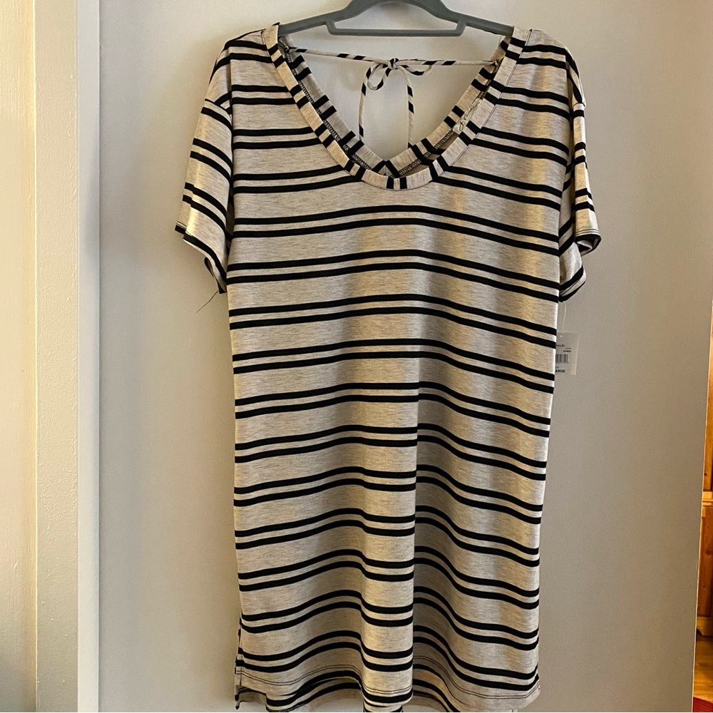 NWT J Valdi swim cover up XL. Tan and black stripe. V neck with back tie.